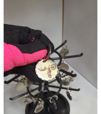 Ugrató motoros figurás...